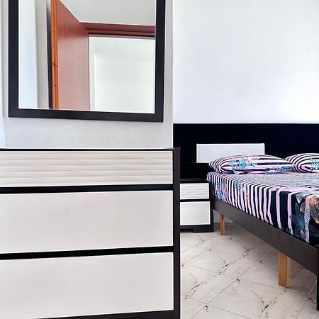 Tini Sea View Apartment Σαράντα Εξωτερικό φωτογραφία
